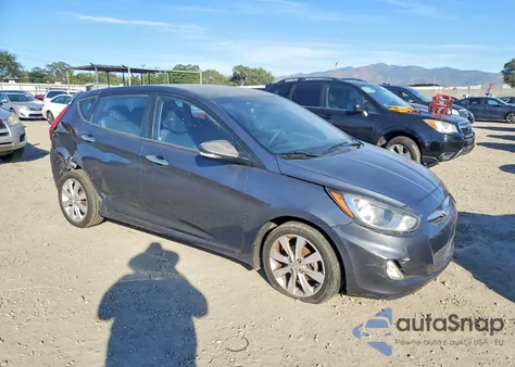 2013 Hyundai Accent Gls z USA, uszkodzony, nr VIN KMHCU5AE2DU086852